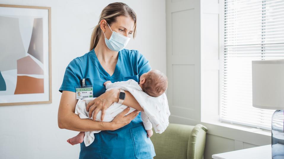 24-Hour Nursing Care At Home for New borns in Dubai: What New Parents Must Know 14 24-hour-nursing-care-at-home
